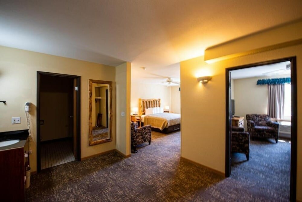 Фото Super 8 by Wyndham Bridgeview of Mackinaw City