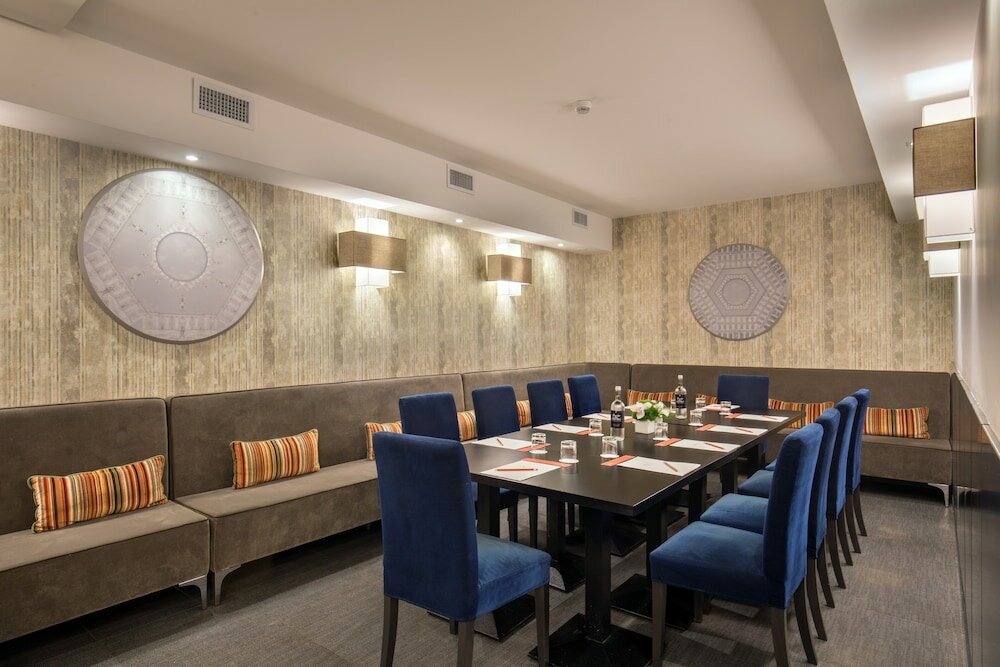 Фото The Republic Hotel