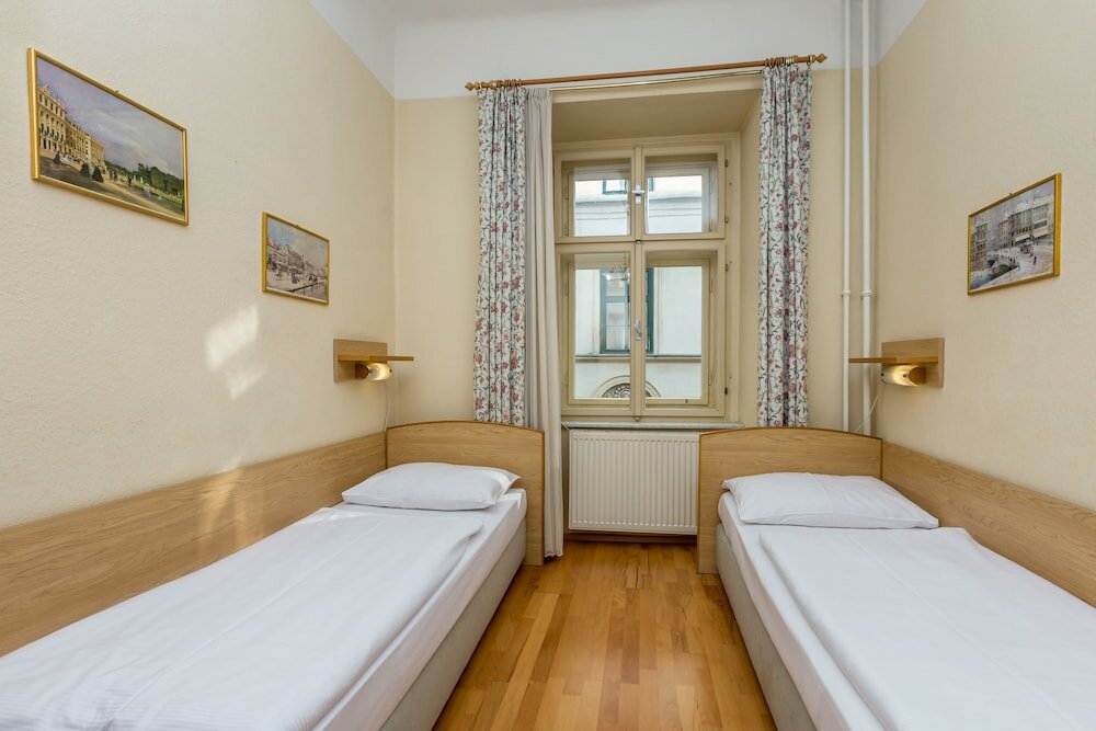 Фото Hotel Graf Stadion