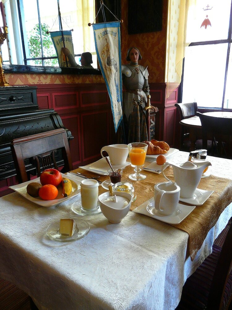 Фото Hotel de l'Abeille Orleans