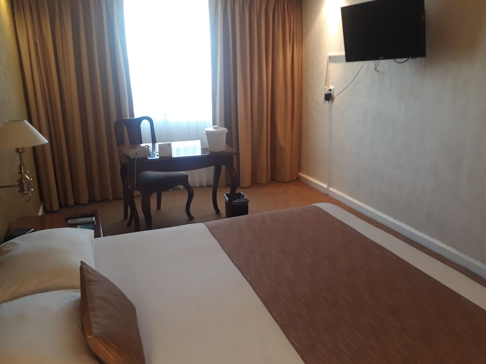 Фото Country Plaza