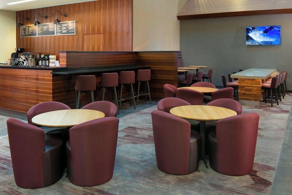 Фото Courtyard by Marriott New Orleans Near the French Quarter