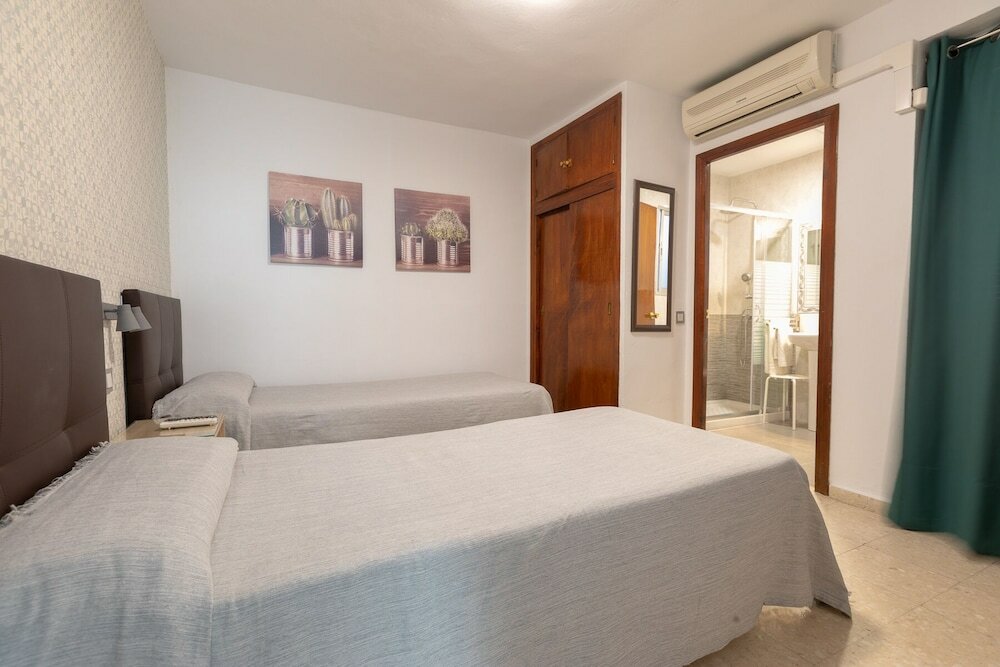 Фото Hostal La Pilarica