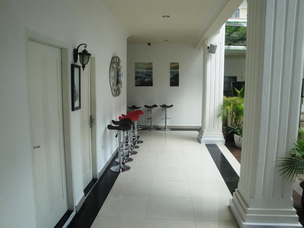 Фото Ramayana Hotel