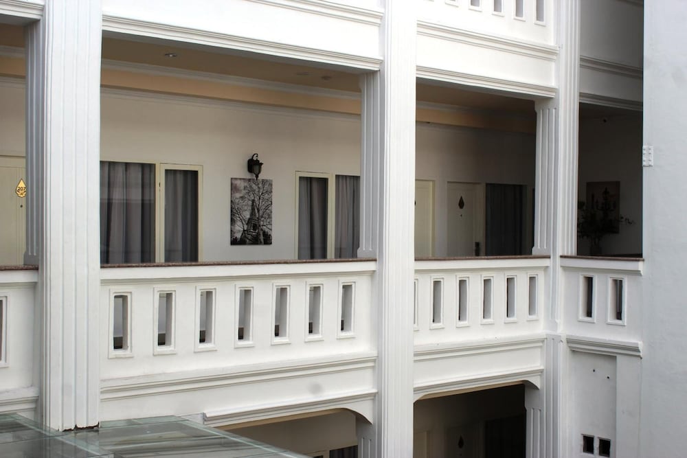Фото Ramayana Hotel