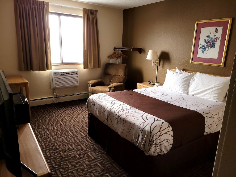 Фото Americas Best Value Inn and Suites Detroit Lakes