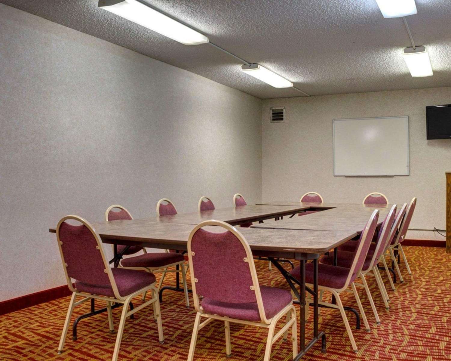 Фото Rodeway Inn Columbia Mall Loop