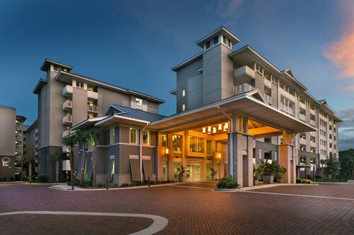 Внешний вид отеля Hilton Grand Vacations Club Ocean Oak Resort Hilton Head в Хилтон-Хед-Айленде, фото 1