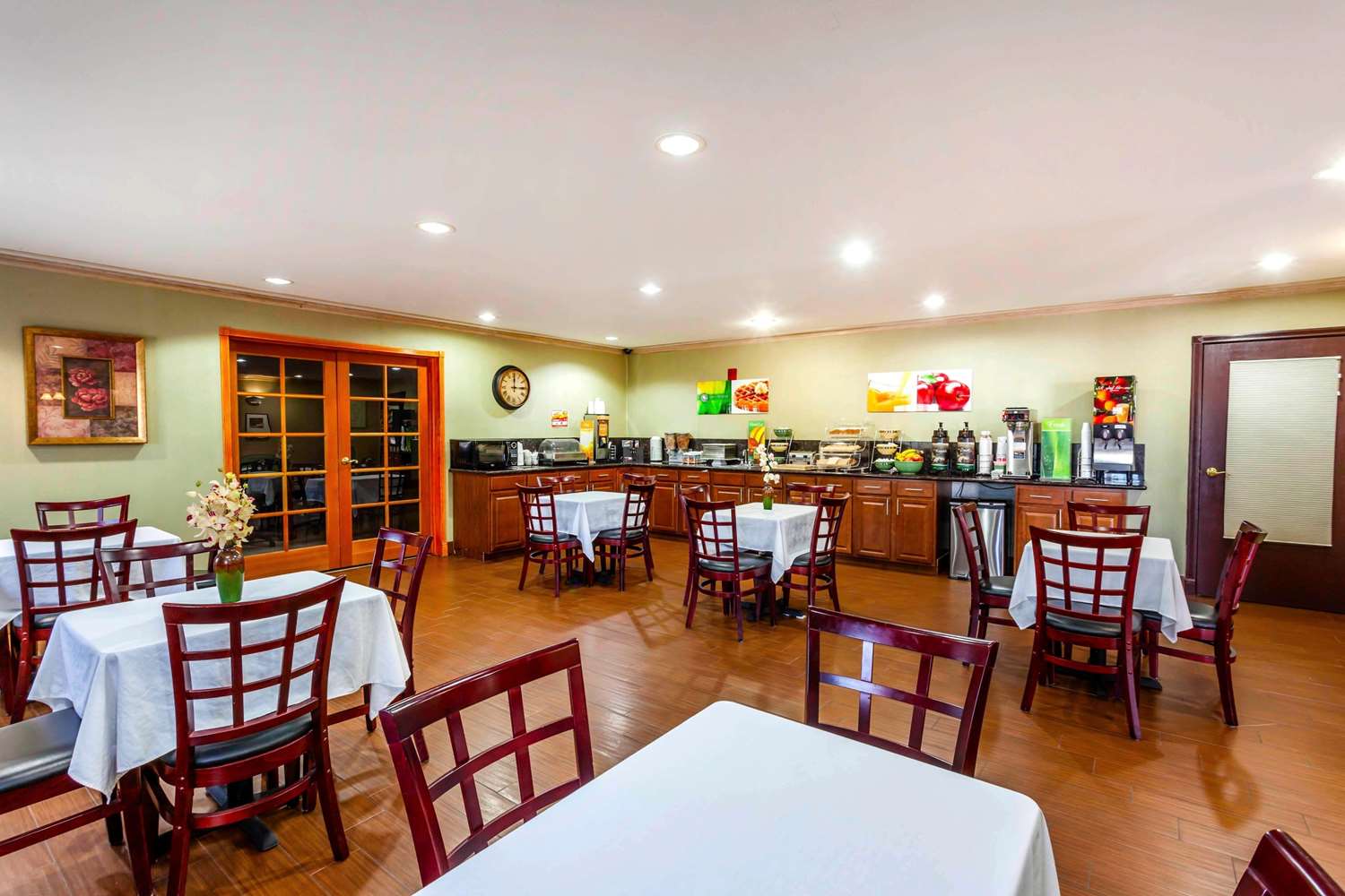 Фото Quality Inn Near Seattle Premium Outlets