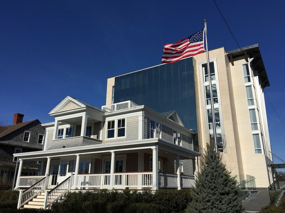 Фото The Preston House & Hotel