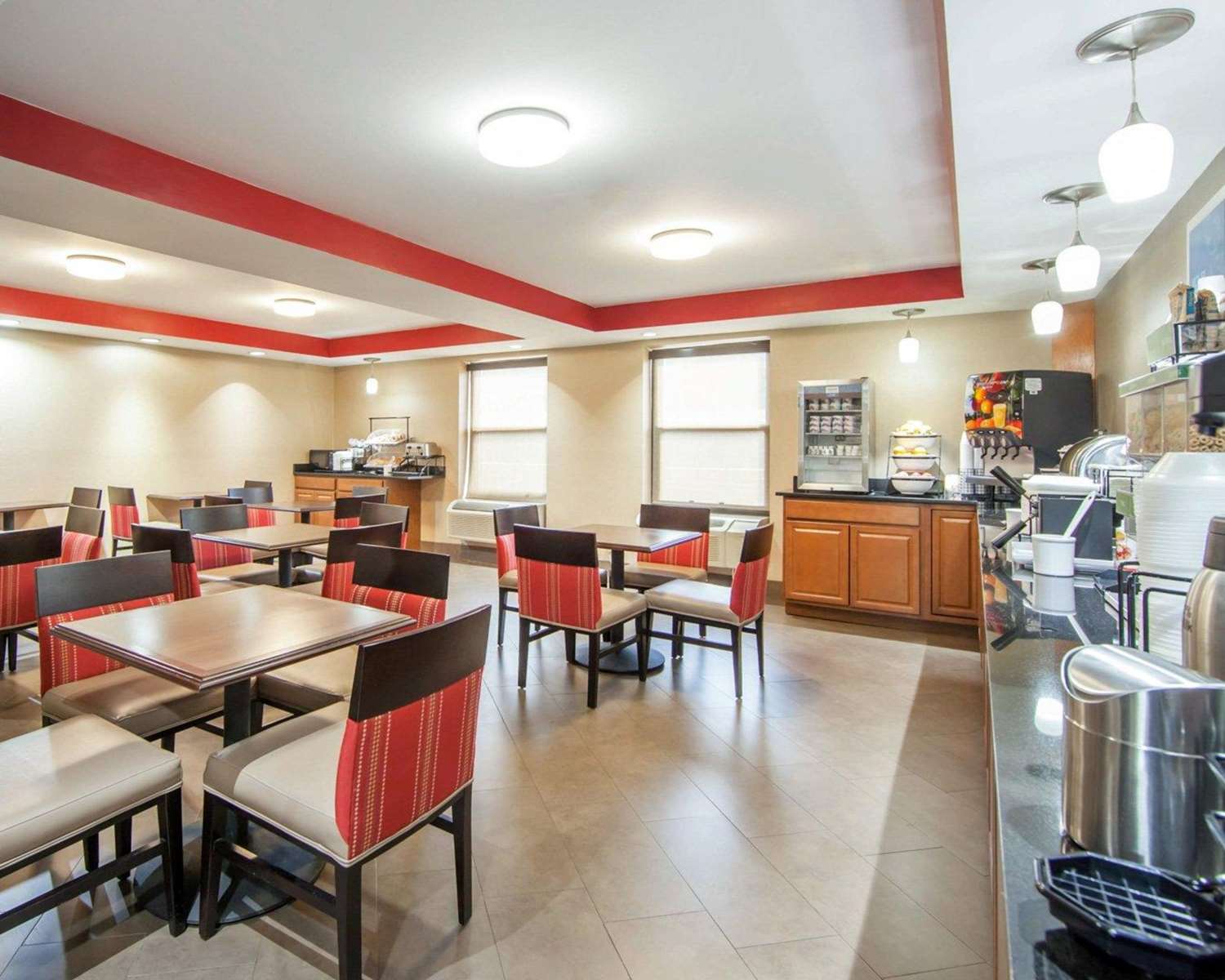 Фото Comfort Inn at Royal Blue