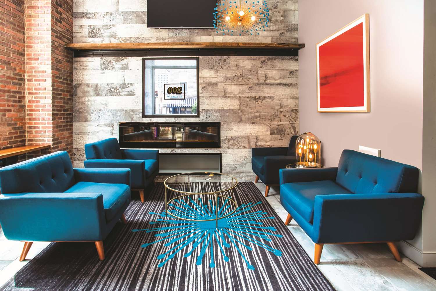 Фото La Quinta Inn & Suites by Wyndham Baltimore Downtown