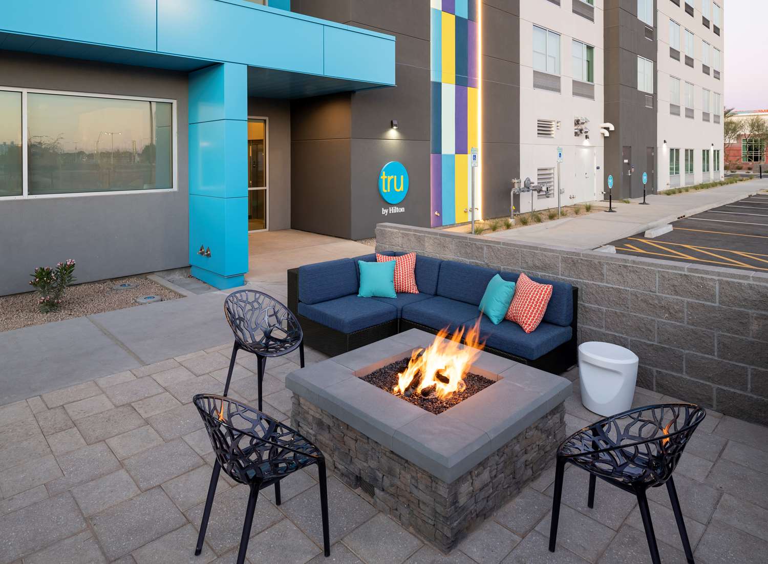 Фото Tru by Hilton Phoenix Glendale Westgate, Az