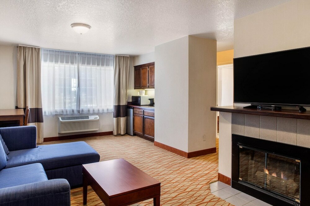 Фото Comfort Inn Mount Shasta Area