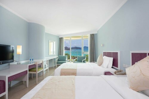 Гостиница Sunshine Resort Intime Sanya в Дадунхае