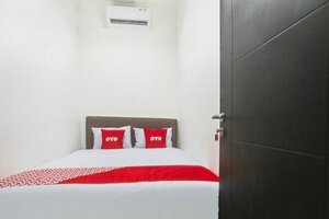 Citara Jaya Guesthouse by Oyo Rooms (West Java, Bekasi, Jalan Dokter Ratna), hotel