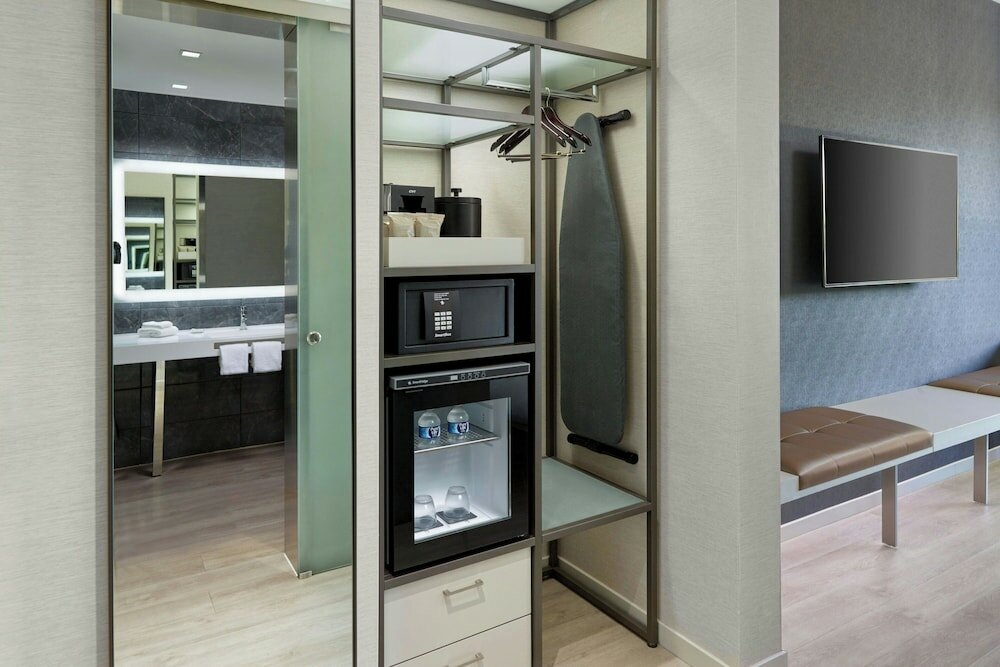 Фото Ac Hotel by Marriott Charlotte Southpark