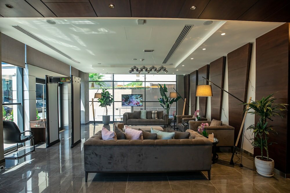 Фото The Compass Hotel