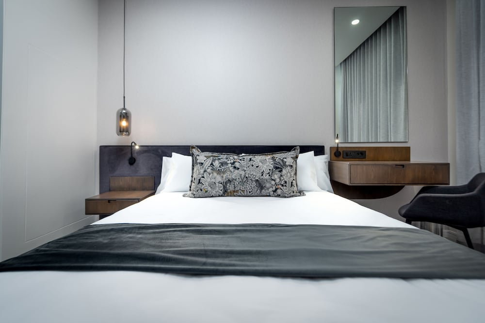 Фото Reserved Suites Illovo