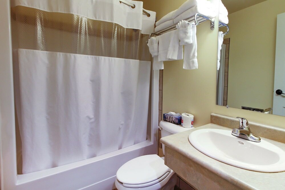 Фото Park West Inn