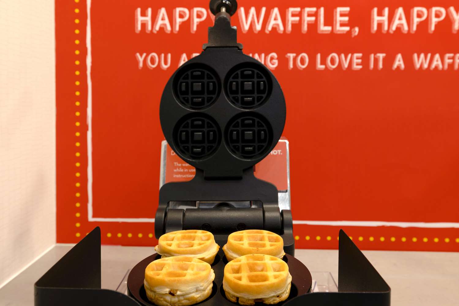 Фото Hampton Inn & Suites Marina