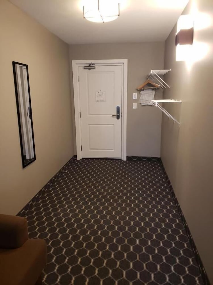 Фото The Souris Hotel