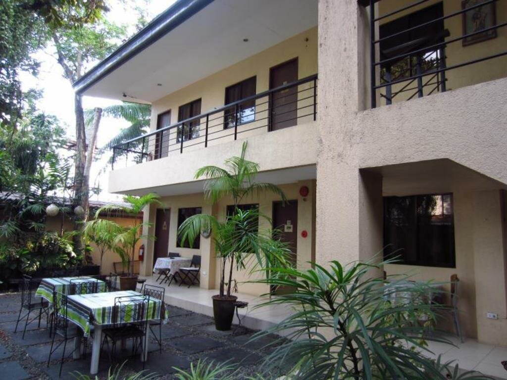 Hotel 11th Street Bed and Breakfast, Bacolod, photo