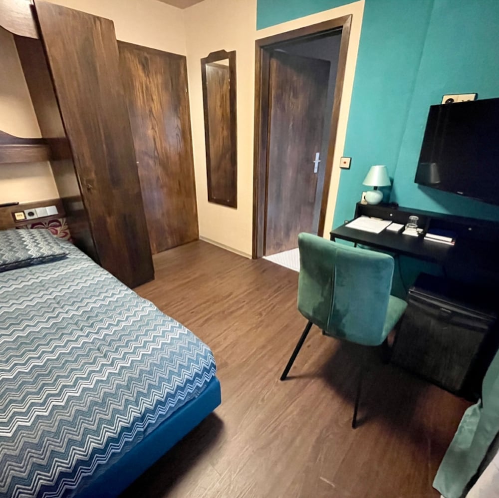 Фото Lilton Hotel Zuffenhausen