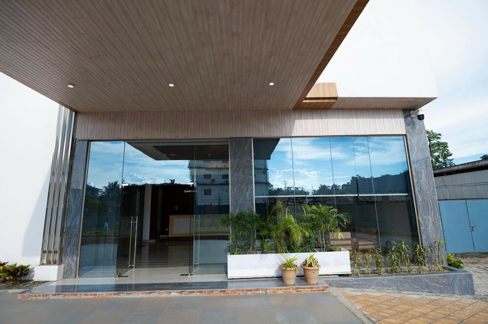 Фото Pushkara Sarovar Portico Dibrugarh