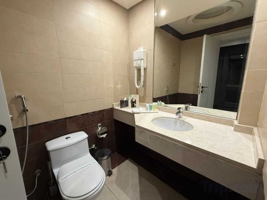 Фото Sunday Business Avenue