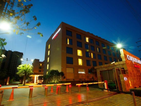 Фото Courtyard by Marriott Agra