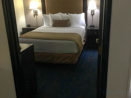 Фото Best Western Plus Portland Airport Hotel & Suites