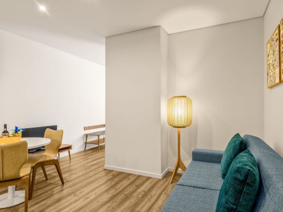 Фото 296 Heritage Apartments