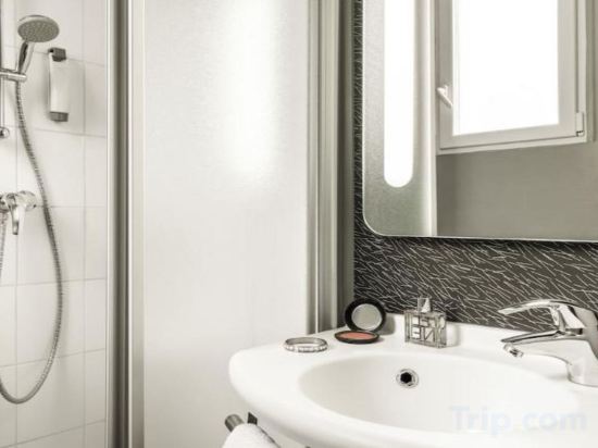 Фото Ibis Paris Boulogne-Billancourt