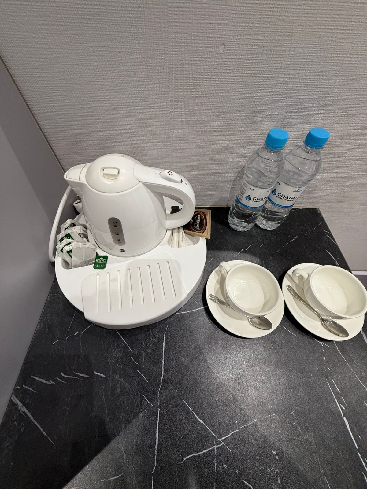 Фото Karim Parkside Hotel