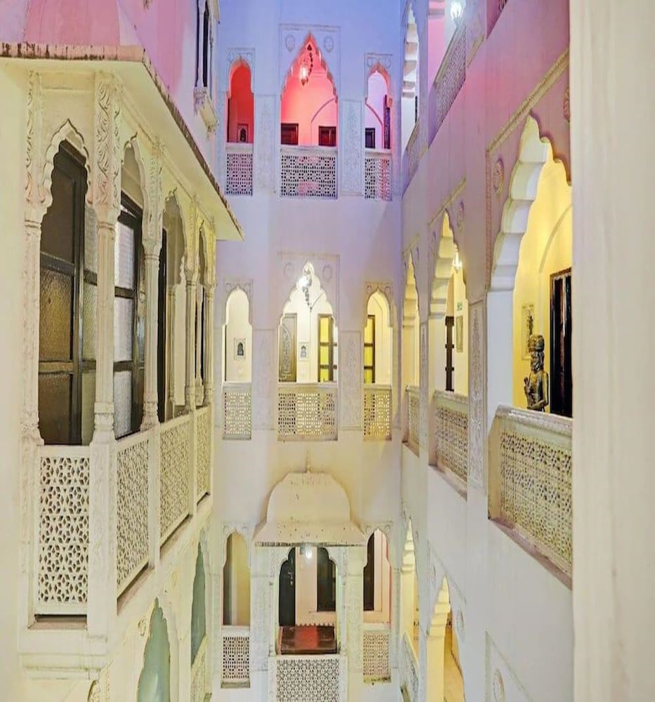 Фото Jyoti Mahal A Heritage Hotel