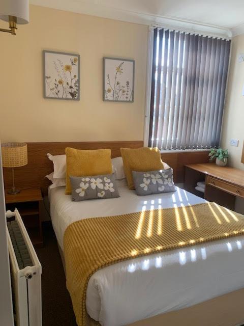 Фото Dickens Bar and Inn