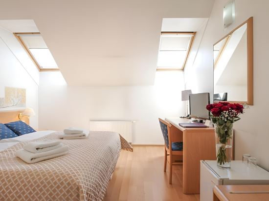 Фото Hotel Tivoli Prague