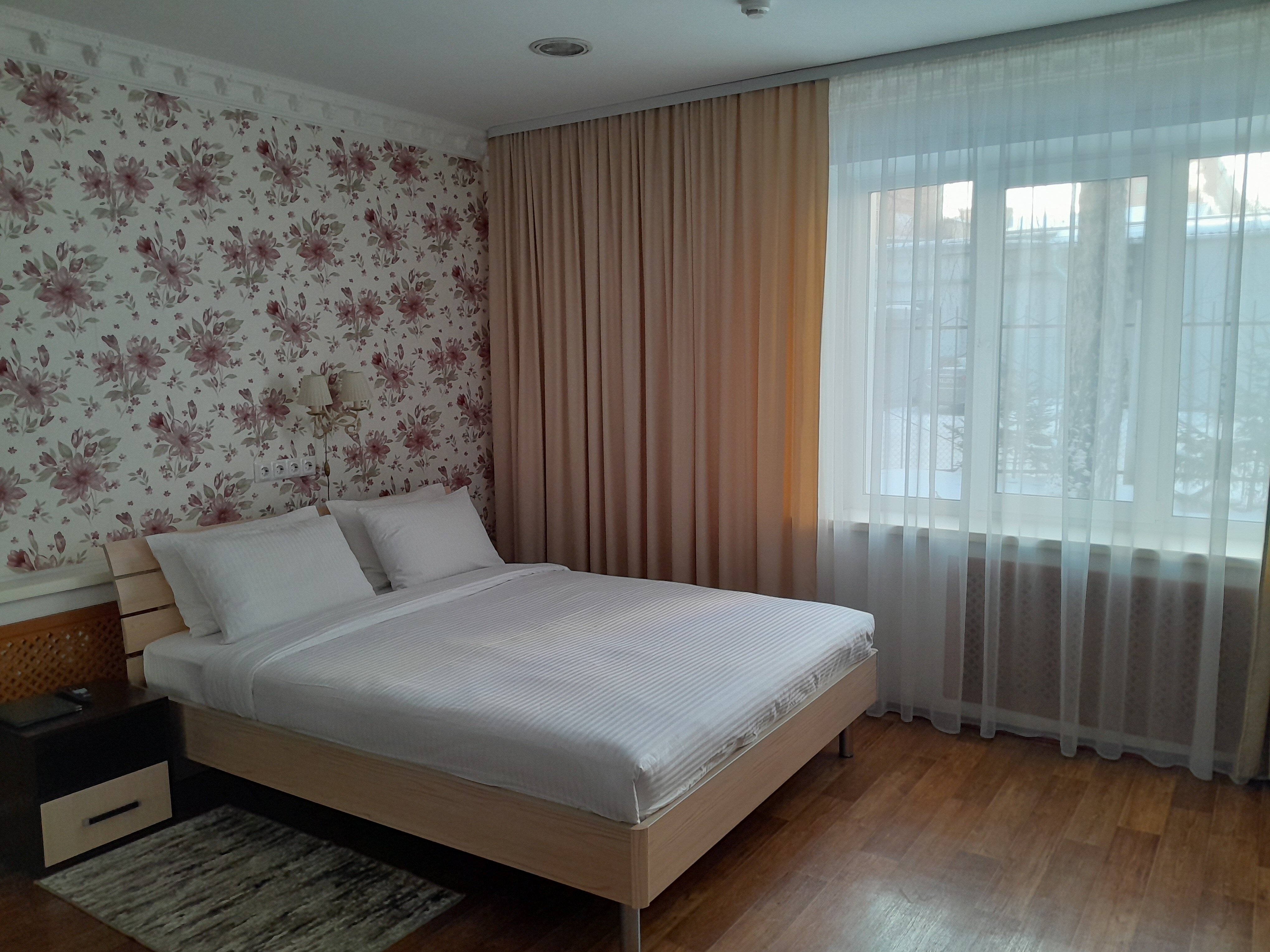 Фото отеля 1