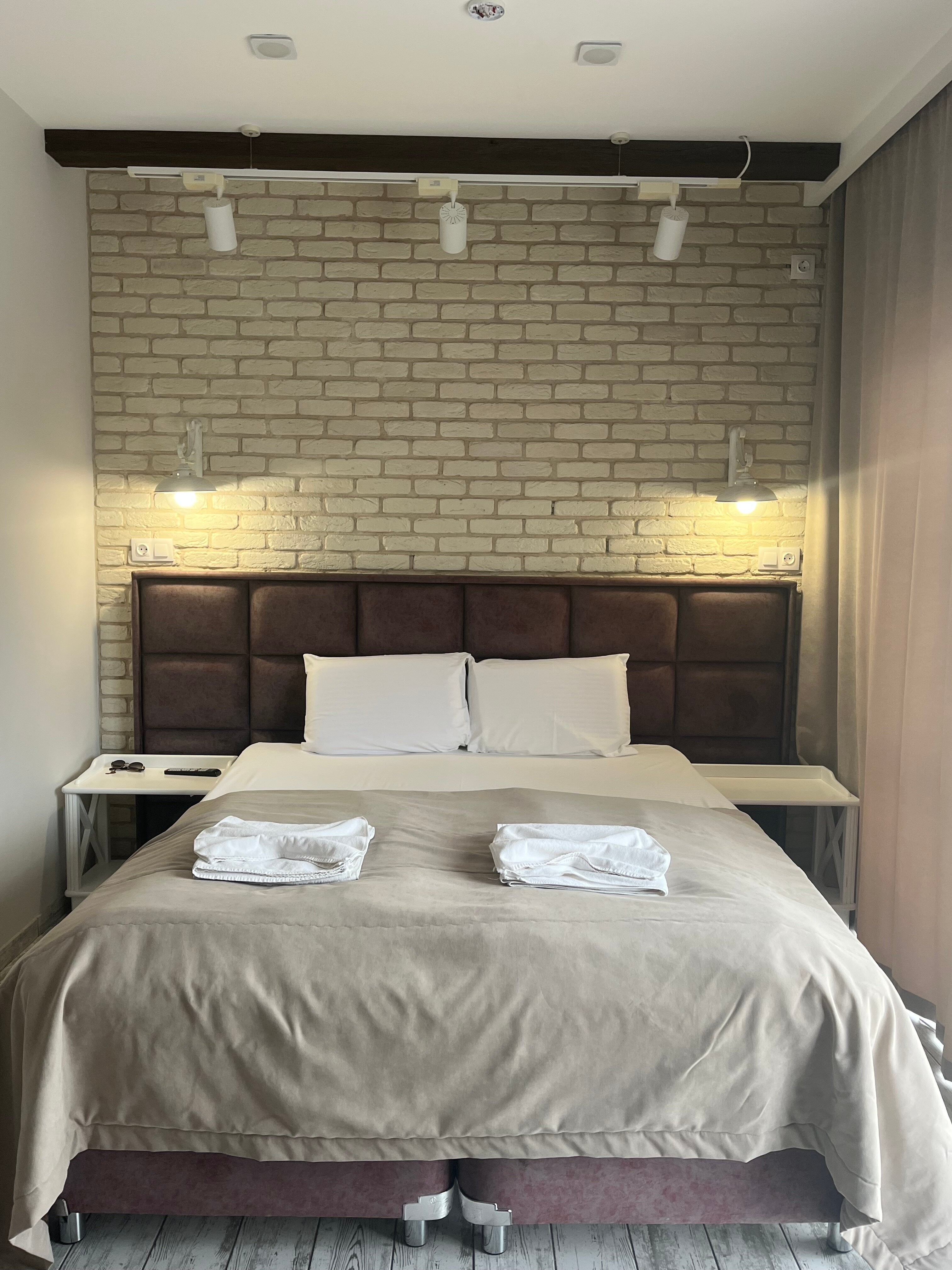 Фото Шале Леона