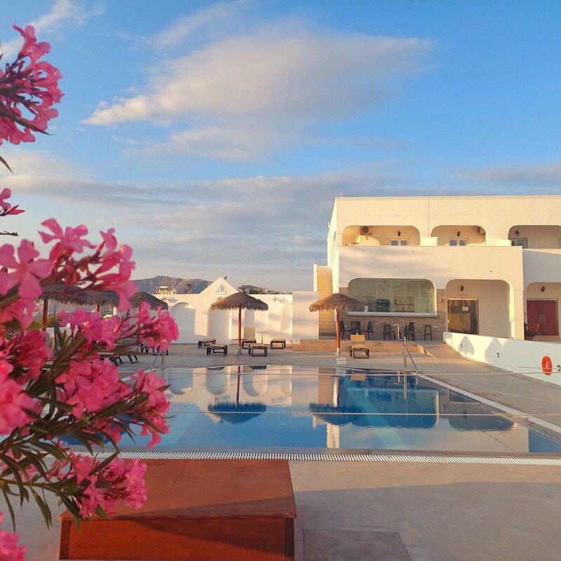 Гостиница Nikos Hotel в Картерадосе