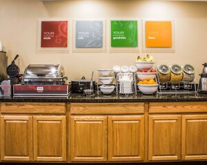 Гостиница Comfort Inn & Suites Waterloo - Cedar Falls