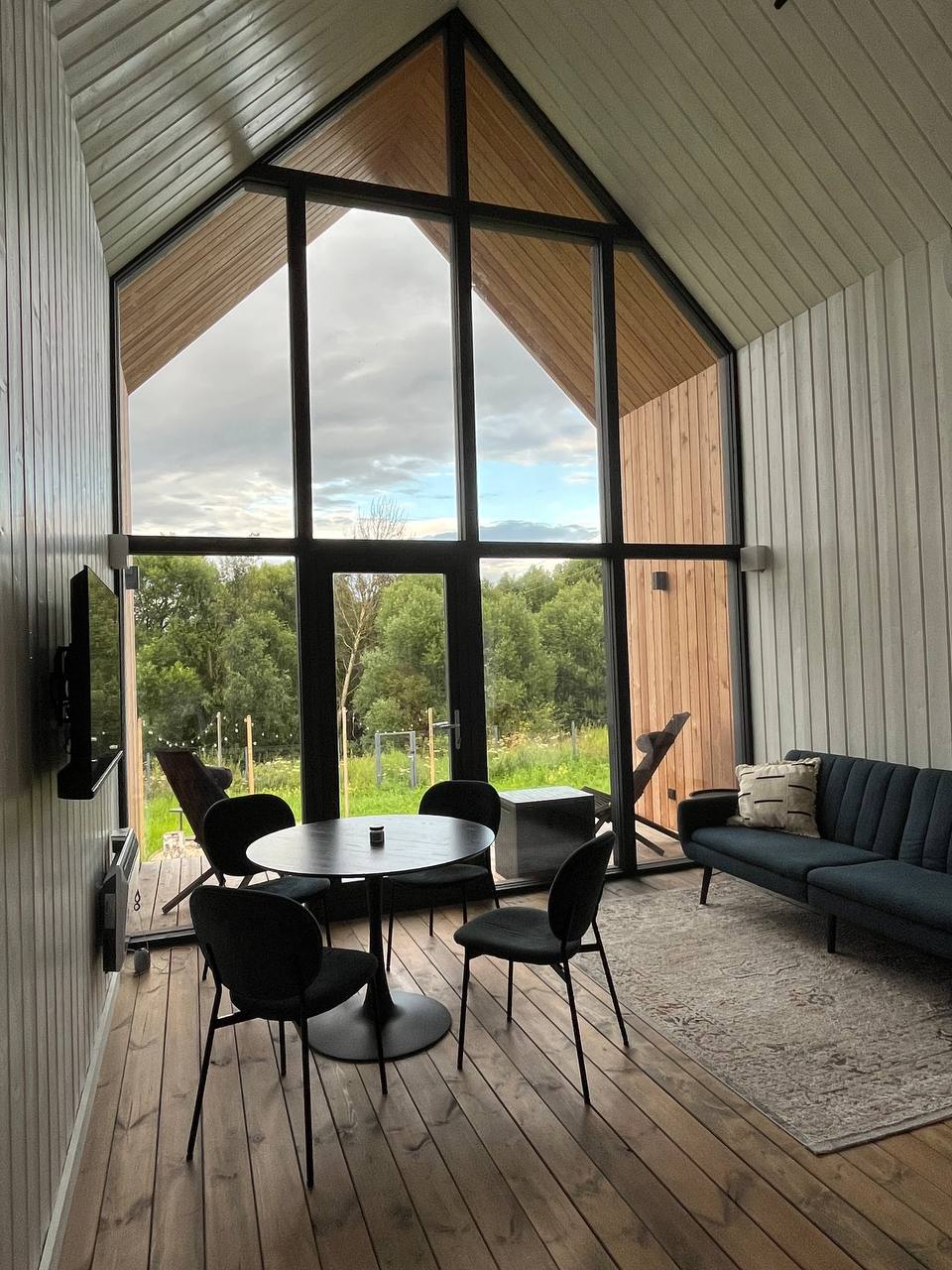 Фото Барн Hide Forest