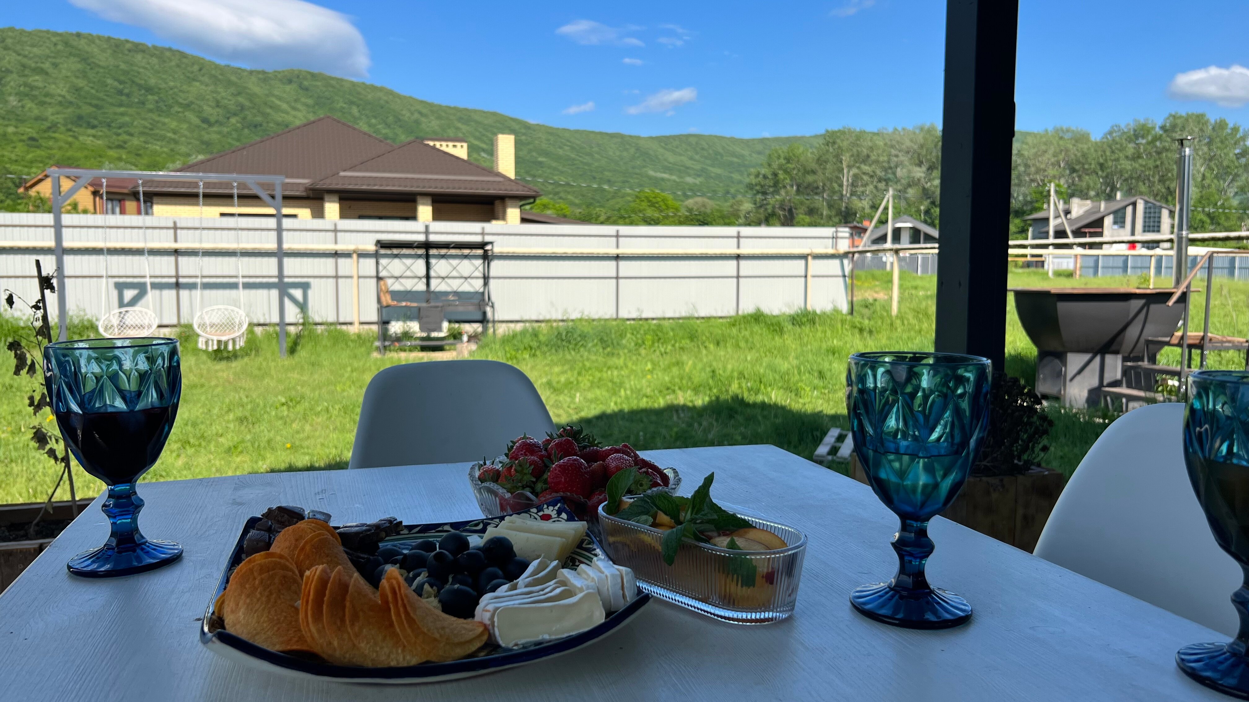 Фото Дом у реки