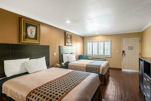 Гостиница Rodeway Inn Artesia Cerritos