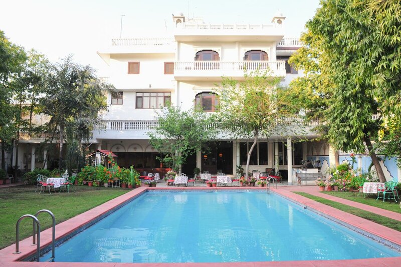 Гостиница Hotel Megh Niwas в Джайпуре
