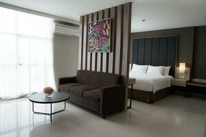 Гостиница Maestro Hotel Kota Baru