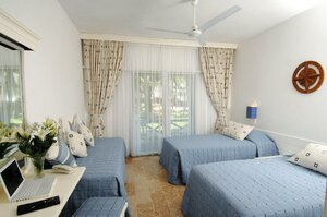 Гостиница Voyager Beach Resort
