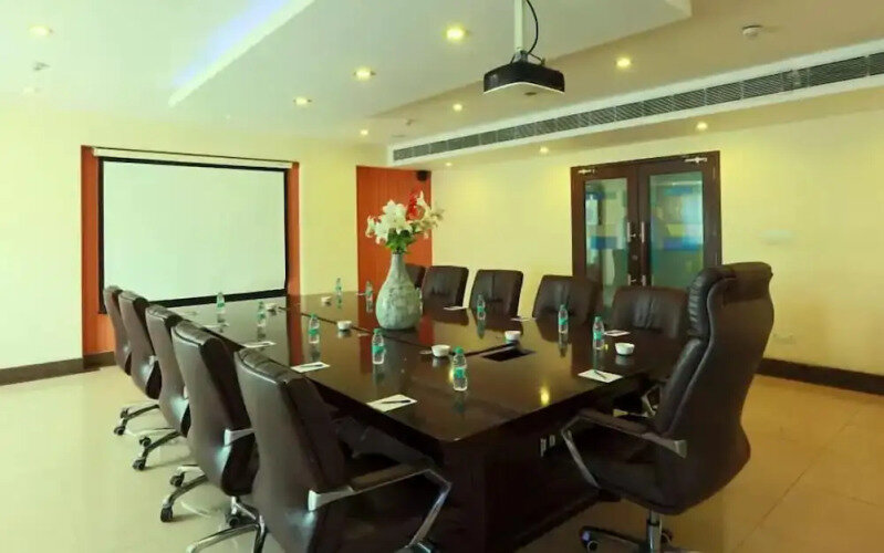 Фото Hotel Abhimaani Vasathi