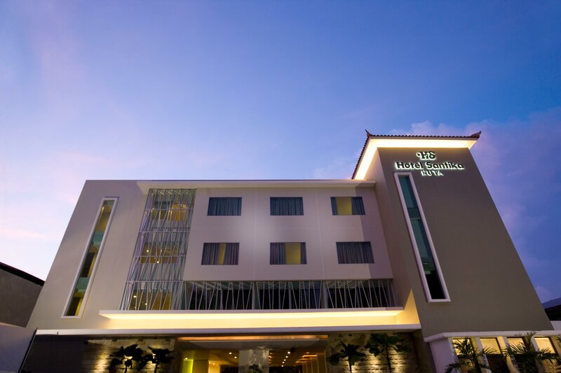 Гостиница Hotel Santika Kuta Bali